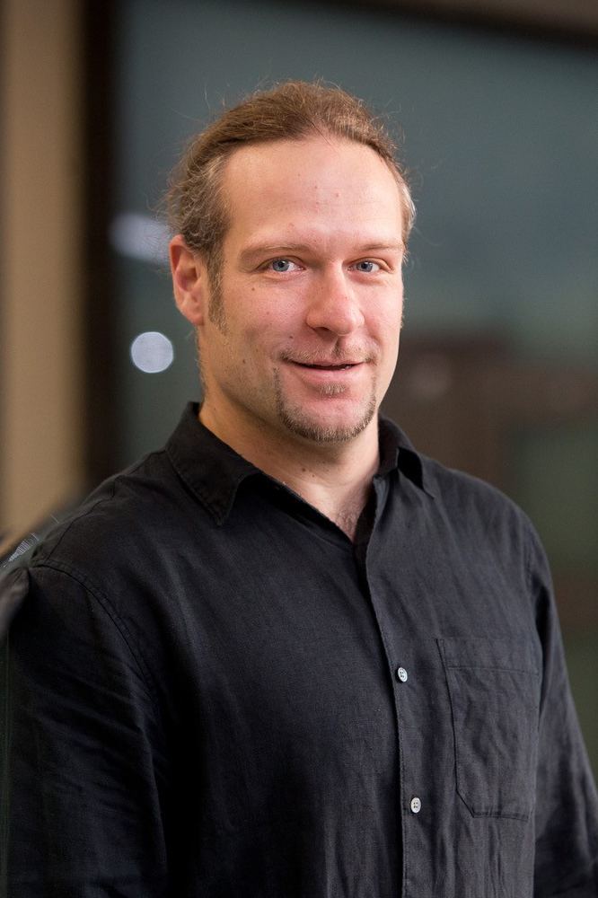 Dr. Martin Blume