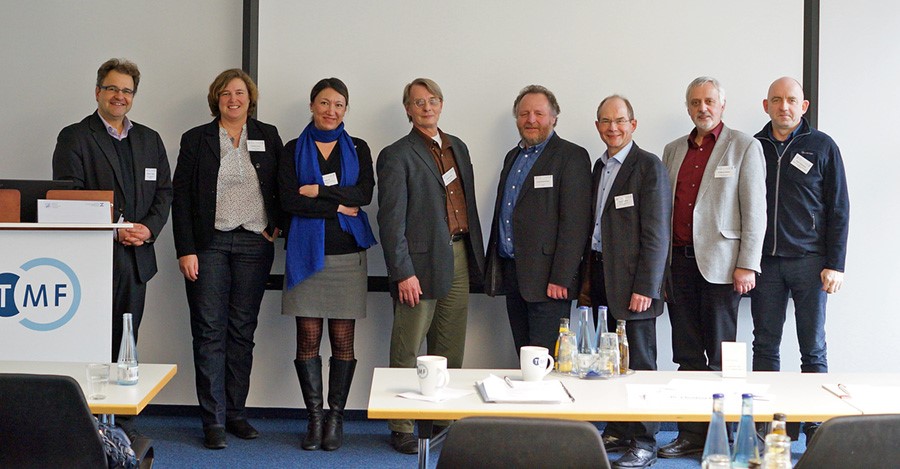 Die Referenten (vlnr): Sebastian C. Semler (Geschäftsführer TMF e.V. / Zoonosenplattform), Dr. Christina Frank (Robert Koch-Institut), Dr. Katja Alt (Bundesinstitut für Risikobewertung), Dr. Karsten Tedin (Institut für Mikrobiologie und Tierseuchen, FB Veterinärmedizin, Freie Universität Berlin), Dr. Frank Mutschmann (Exomed – Institut für veterinärmedizinische Betreuung niederer Wirbeltiere und Exoten), Dr. Ulrich Methner (Friedrich-Loeffler-Institut), Dr. Wolfgang Rabsch (Robert Koch-Institut), Dr. Peter Tinnemann (Akademie für öffentliches Gesundheitswesen Düsseldorf)